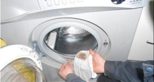 滚筒洗衣机在家也能自己清洗,这个窍门可以省