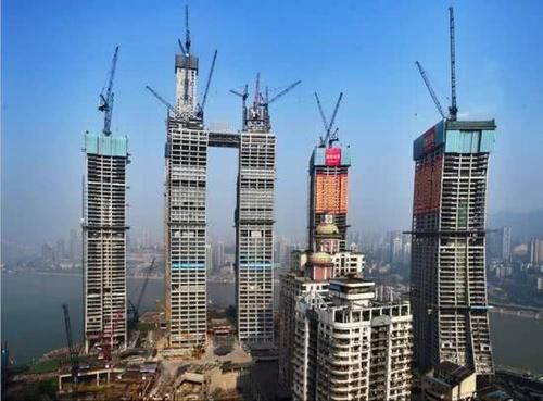  「开业」重庆的第一高楼，高度达到了350米，现在已经开业了！