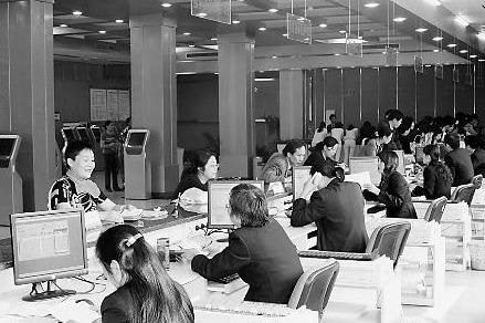  个人账户■每年交2000元城乡居民养老保险，十五年后每月能拿这