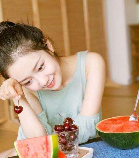 女生的自拍究竟有多不真实?关掉美颜后有这4个差别!