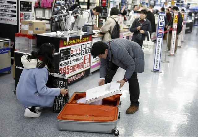 在日本免税店看到茅台卖的价格,江苏游客怒了