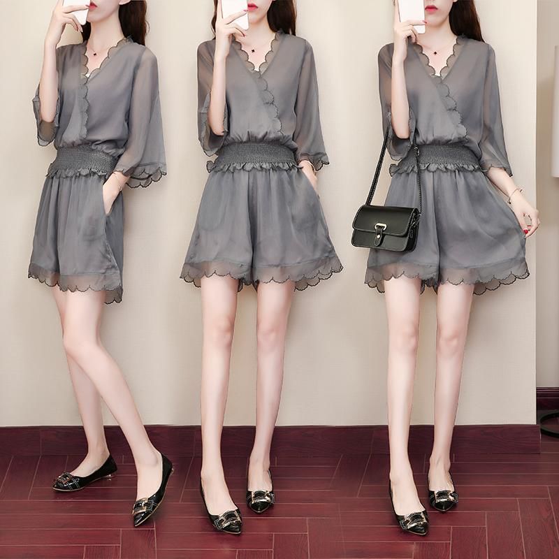 2018新上高档女装,女人再穷也要买一款,清爽时尚美到你尖叫