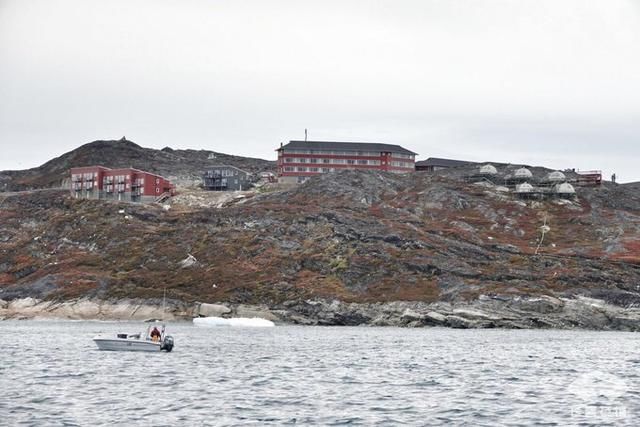 中国小伙北极之旅，入住2000多一晚的当地酒店，鲸鱼肉竟放路边卖