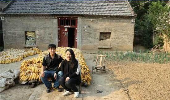  现今■农村小两口月收入10000元，为啥到年底没攒住钱？看他俩怎