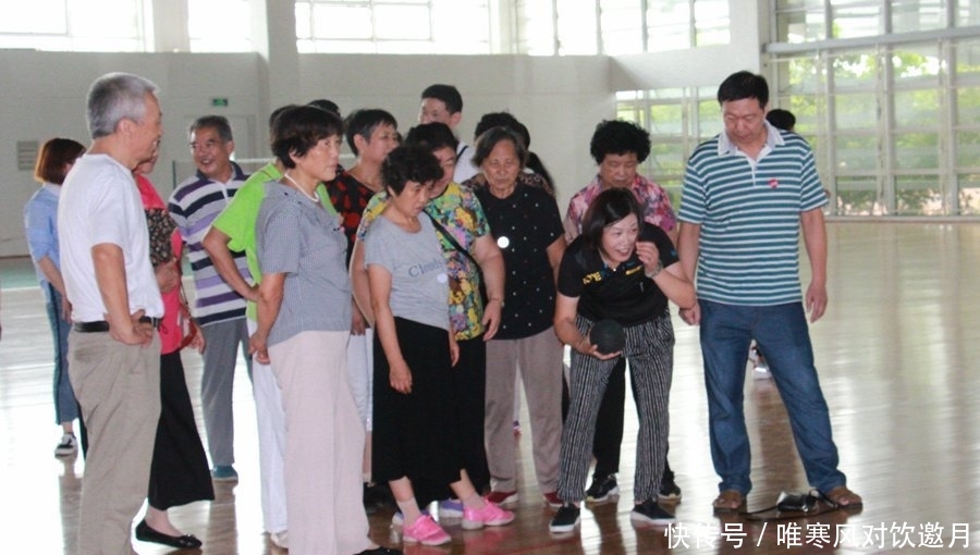 仪征社区举办迷你趣味运动会喜迎中秋