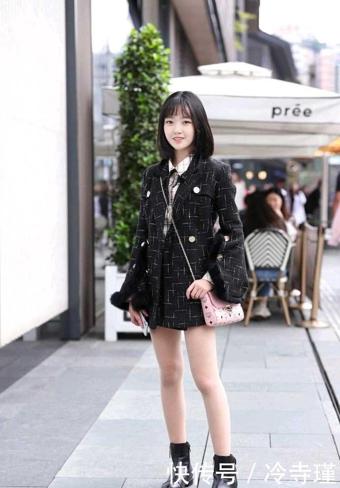 【施粉黛】街拍美女:清新自然,不施粉黛,简约温婉,和颜悦色,过目不忘