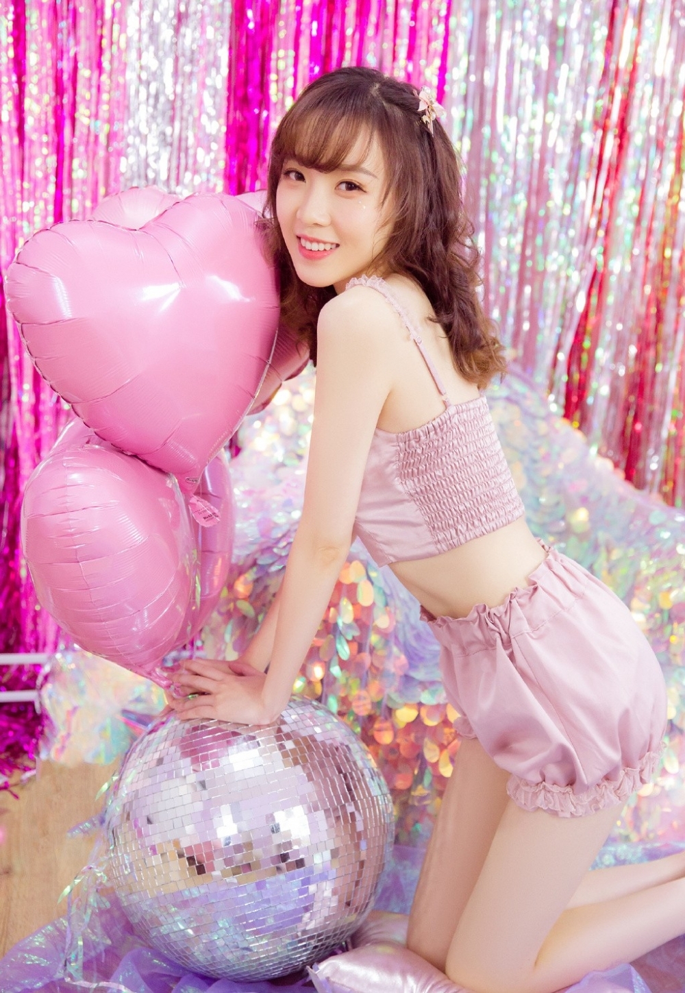 高颜值清纯甜美白皙美女细腰美腿唯美写真