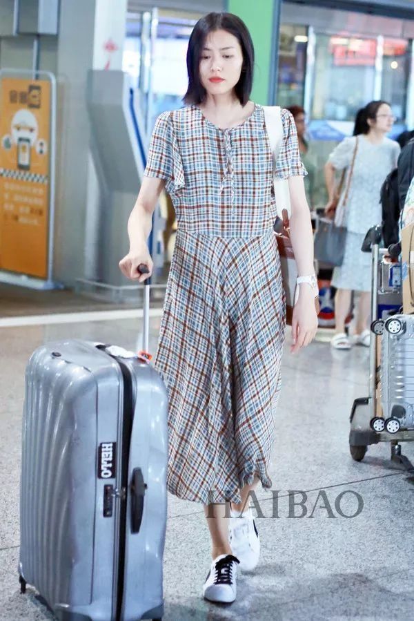 秘籍| 明星都在炫腹秀美腿,但怎么露才更高级?【海报街拍】