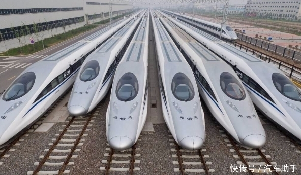  【我国】我国首个全卧铺火车，全程727千米无其它站点，被称“流