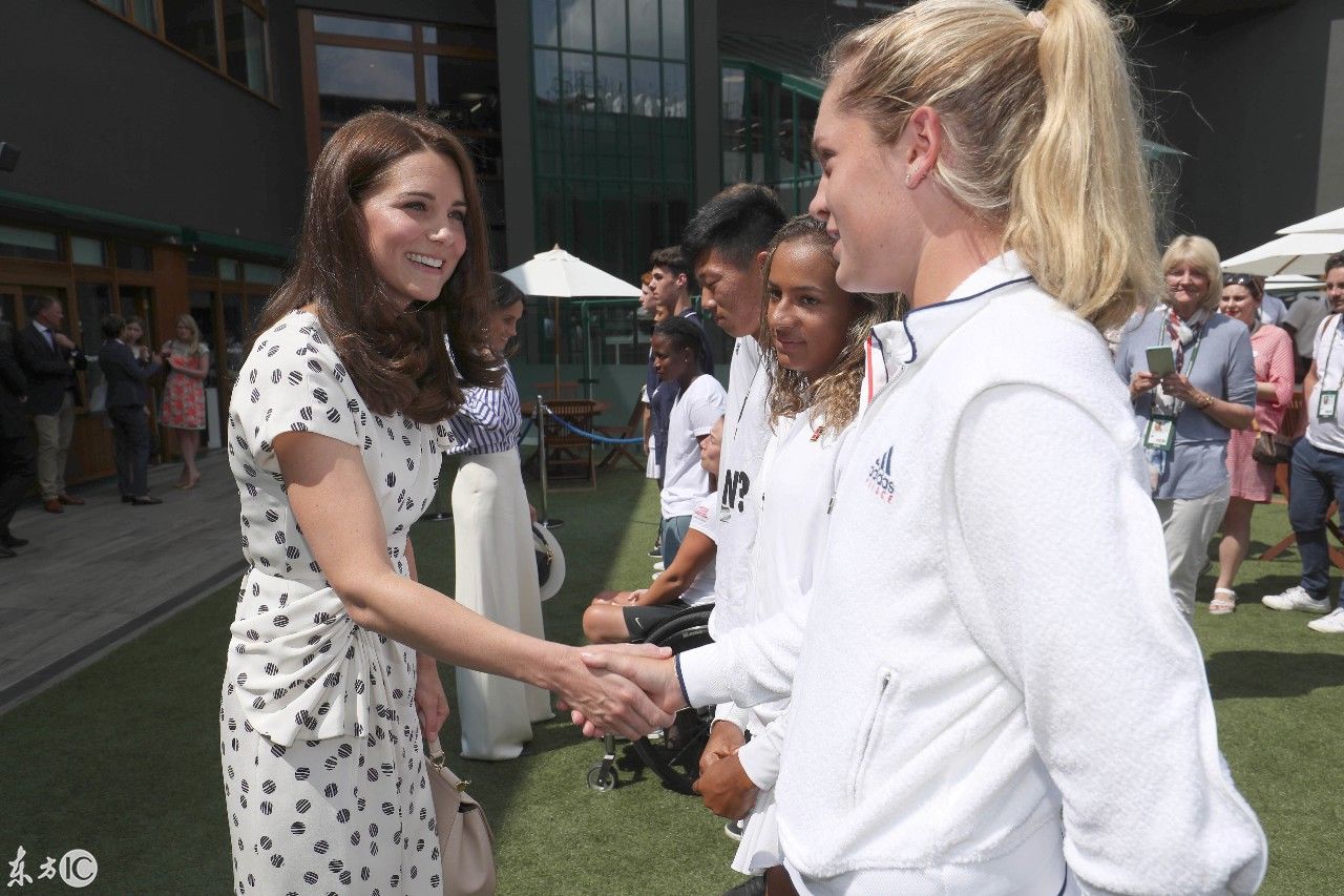 凯特王妃太会打扮,斑点裙秀出好身材!网友:完全不像刚生完孩子!