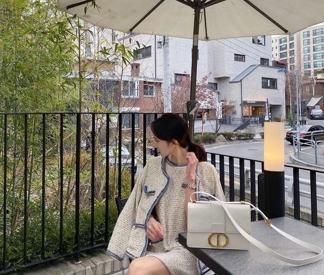  『高级感』女人30岁以后，不管日常还是上班，少穿网红小香风