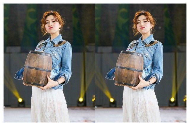 陈妍希不惧撞衫赵丽颖，复古造型更是碾压，网友表示陈晓选对了