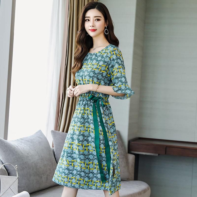 火了火了，6070后专属连衣裙，甜美不失优雅，简直碾压00后