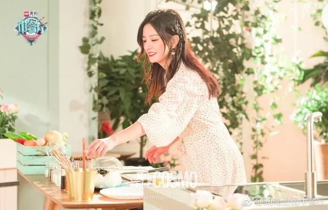 美人计｜赵薇在《中餐厅》里到底有多会扮嫩？超会！