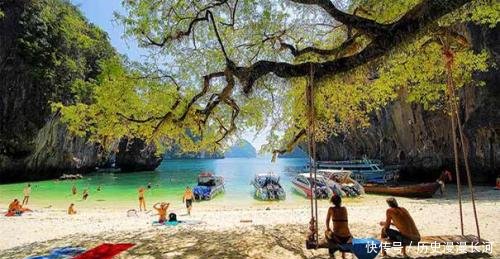 “不卖东西给中国人”的标语，驱赶中国游客，这个国家有什么好？