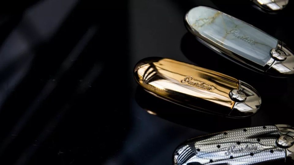 连卡戴珊、刘雯、邓文迪都只能打酱油!这究竟是什么?