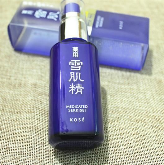  『暗黄』美白补水精华液测评：这些精华液，一涂告别暗黄干皮!小仙女必备!