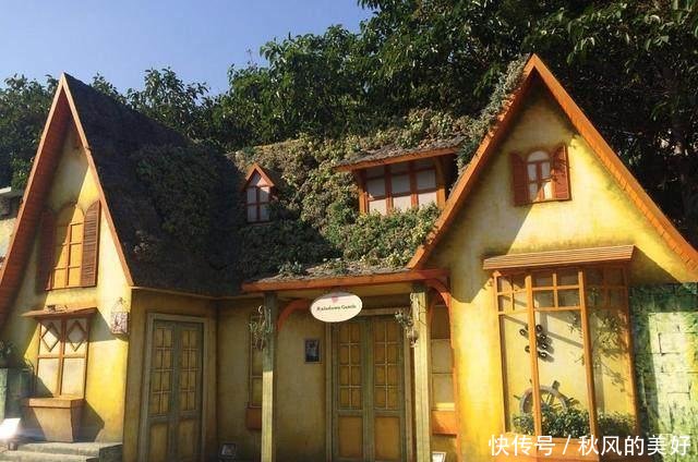 广东东莞一个镇，三面被深圳包围，地理位置优越