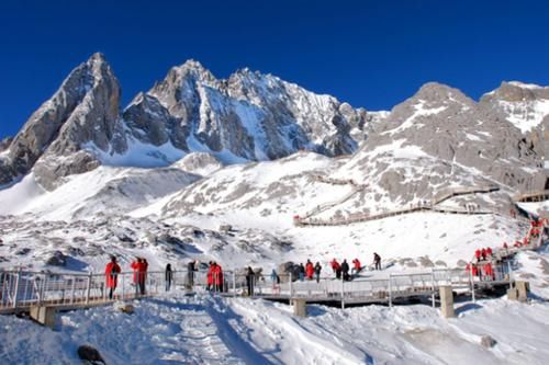 8千多米的珠峰能被人登顶，为何5千多米的玉龙雪山，至今却无人登