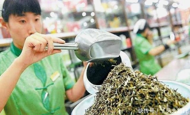 日本人来中国旅游也疯狂购物，日本游客都买了什么？网友：笑了