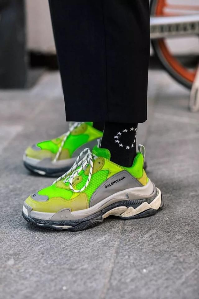 论上脚回头率和可玩性，这双新鞋我给 100 分！