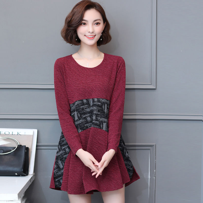 老婆今年50岁，但她会打扮!常穿高雅小衫+烟管裤，洋气超美嫩