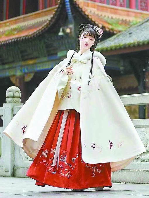  「汉服」汉服为什么突然就火了起来？因为当年爱披床单的熊孩子长大了