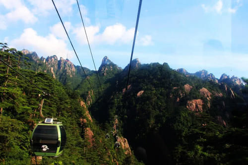 与黄山并称“姐妹山”的景点，景色超黄山，却是当地最低调的山