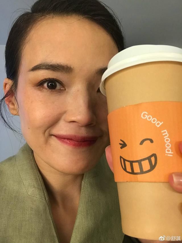 这次让人无话可说!林心如疑似还介意丑照，发美照反击