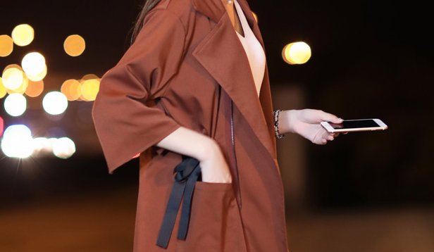 入秋天越来越冷,别老穿风衣了,试试这几款开衫外套,显瘦又温暖