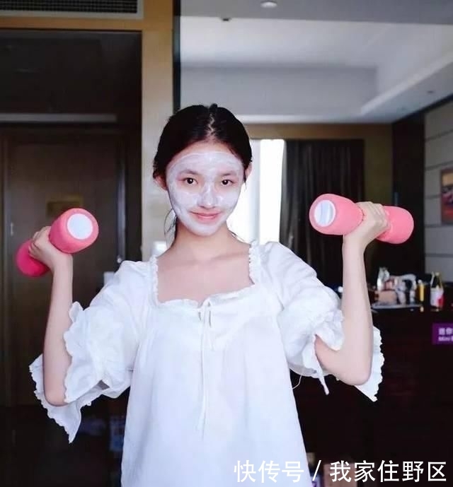  面料■2020“睡衣”火了！宅在家，也要穿得很时髦！