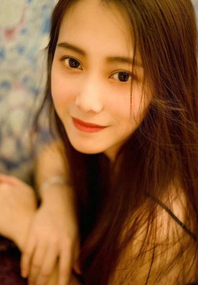 极品吊带睡衣美女慵懒性感写真图片