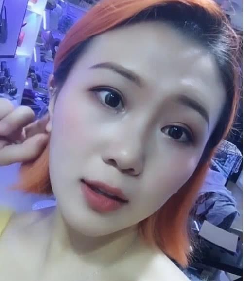 大姐发现老公喜欢迪丽热巴,一怒之下开始化妆