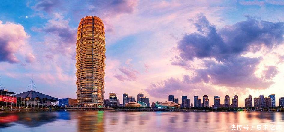 中国新增4大中心城市，武汉丶成都上榜，新一线的它居然没上榜