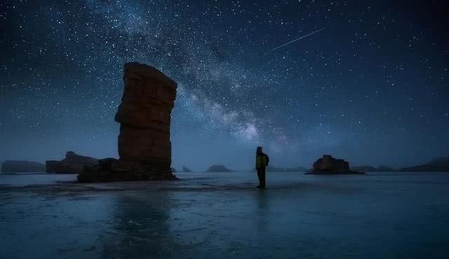  「荒芜」不如一路向西，来一场真正的“流浪火星”