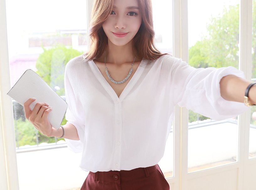 思念，在悠悠岁月里悄悄沉淀;执著，在遥遥守望中风化成石