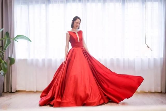 “我之前觉得婚礼离我太遥远了……”“然后呢？”