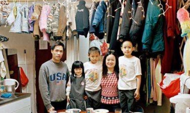 「家里」不管家里有多少存款,一定要在衣柜角撒把食盐,不是迷信,很重要