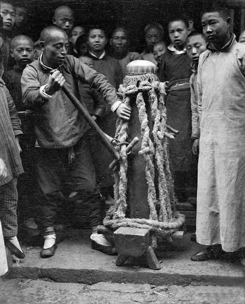 美国一位研究中国的学者，无意中在家里翻出来6000张中国老照片