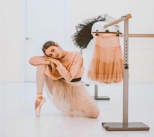 纱裙,穿出若隐若现的性感与梦幻