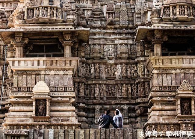 尼泊尔特殊的“性庙”，姿势看上去惟妙惟肖，中国游客羞红脸