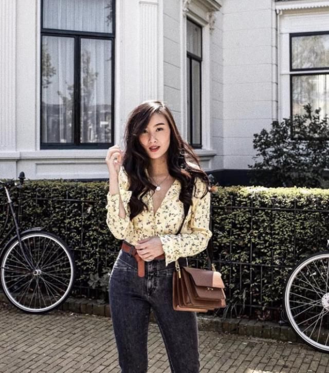  「圈粉」身材矮小样貌平平，158cm亚裔博主凭借一衣多穿，圈粉小个子