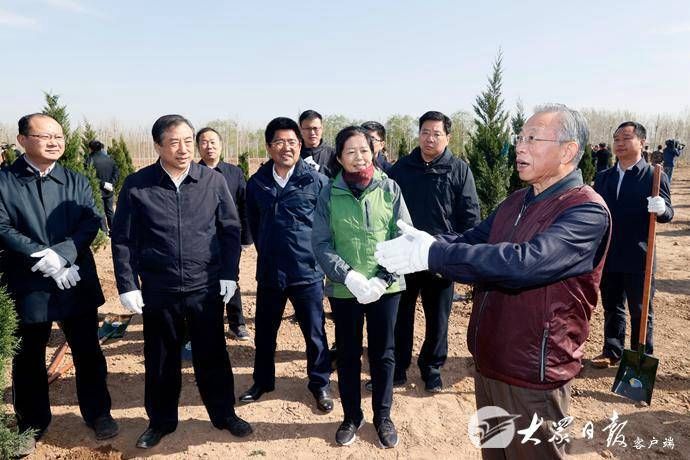  「济南」军地领导在济参加义务植树活动