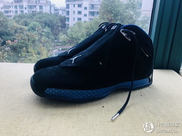 二丁目的篮球鞋 篇二十五:怕是买这双鞋的人都到了枸杞泡水的年纪----AIR JORDAN 18 黑蓝