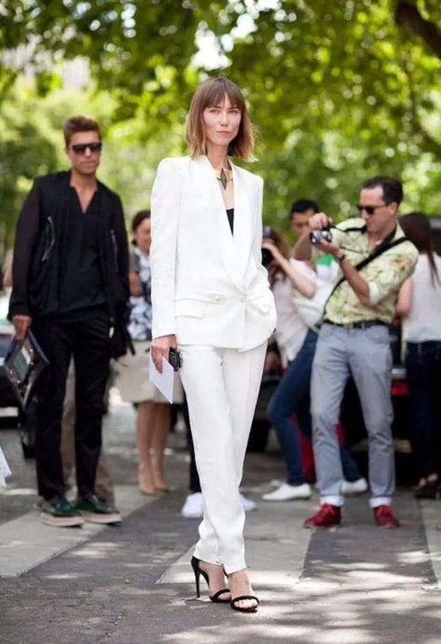 虽然难搞，但白色西装的美实在让人无法拒绝！