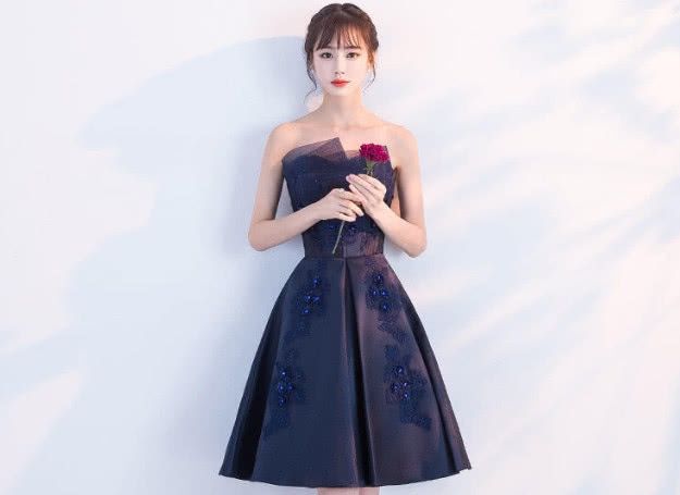  『命中注定』情感测试：凭直觉选一件喜欢的星空礼服，测你命中注定要过什么样生活