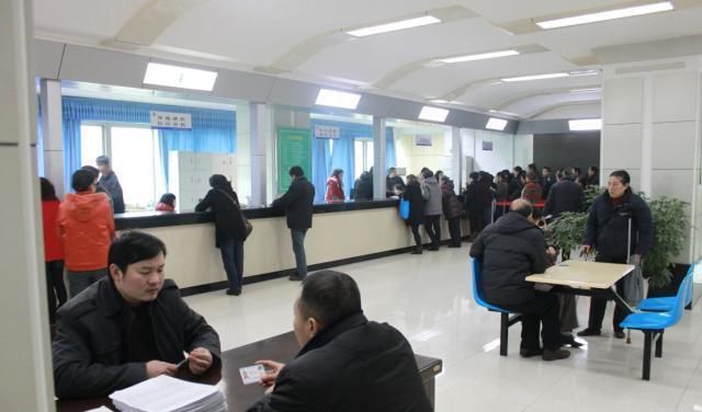 社保中的医疗保险至少要交多少年? 看看专家怎么说