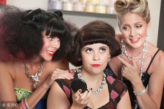 为什么“平胸”的女生更受男生欢迎？这是什么原因？