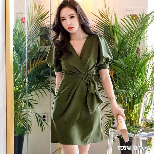 炎炎夏日，娇嫩柔美的连衣裙，散发迷人气息！