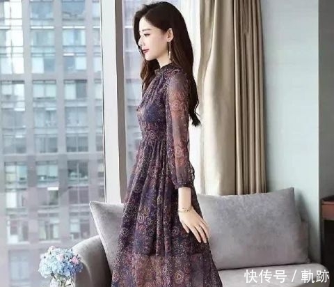 『大方』2020早春流行的“碎花裙”,洋气减龄,大方耐看